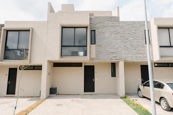Foto de inmueble en Av. Camino Real a San Isidro Mazatepec #1540, Col. Villas de Santa Anita C.P. 45645, Tlajomulco de Zúñiga