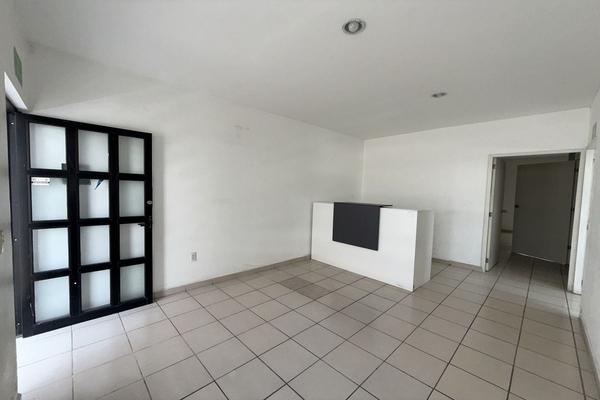 Foto de inmueble en Av. Camino Real, Col. Corregidora C.P. 76220, Querétaro