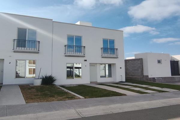 Foto de inmueble en Avenida Cantera y Circuito Puerta del Sol, Col. Vistas del Valle C.P. 76116, Querétaro