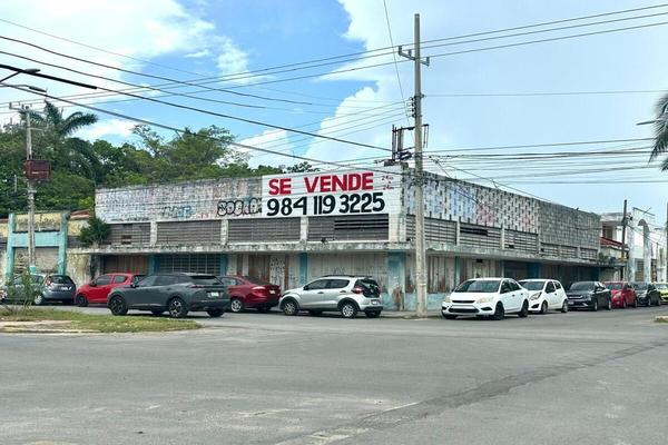Foto de inmueble en Avenida Carmen Ochoa de Merino, Col. Chetumal Centro C.P. 77000, Othón P. Blanco