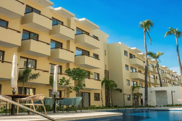 Foto de inmueble en avenida cerritos mazatlan, Col. Marina Mazatlán C.P. 82103, Mazatlán
