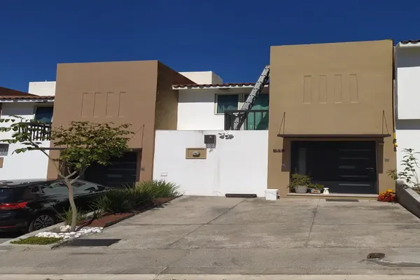 Foto de inmueble en Av. Chabacano #100 - 4, Col. El Risco Residencial C.P. 76903, Corregidora
