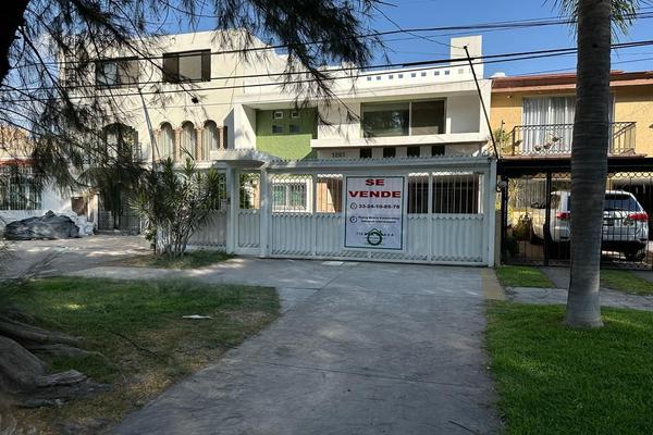 Foto de inmueble en Avenida Chapalita #1261, Col. Jardines del Bosque Norte C.P. 44520, Guadalajara