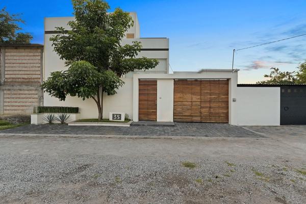 Foto de inmueble en Av. Circunvalación, Col. Tequesquitengo C.P. 62915, Jojutla
