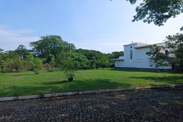Foto de inmueble en Avenida Comala, Col. Campestre Comala C.P. 28450, Comala