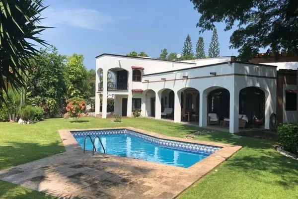 Foto de inmueble en Av constitución #1500, Col. Jardines Vista Hermosa C.P. 28017, Colima