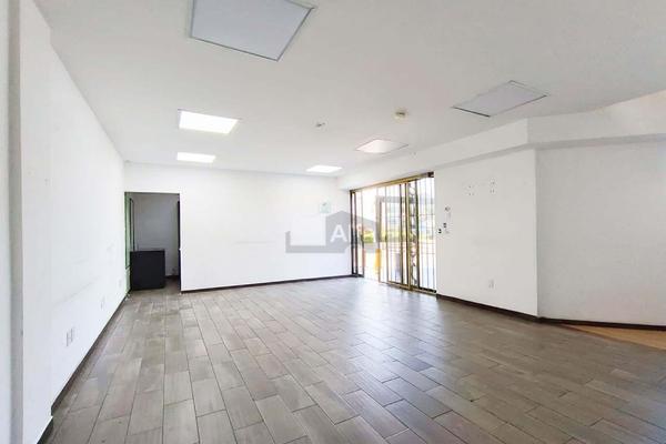 Foto de inmueble en Av. Constituyentes #123, Col. Carretas C.P. 76050, Querétaro