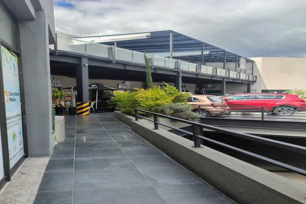 Foto de inmueble en Av. Constituyentes, Col. Carretas C.P. 76050, Querétaro