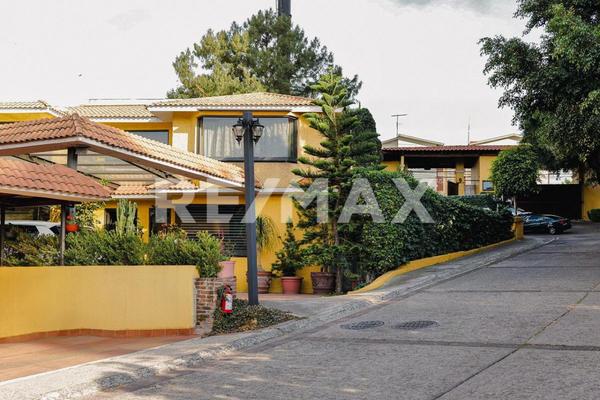 Foto de inmueble en Av. Constituyentes, Col. Lomas Altas C.P. 11950, Miguel Hidalgo