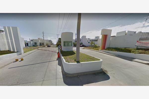 Foto de inmueble en AV COSTA DE ORO, Col. Palma Real C.P. 48290, Puerto Vallarta
