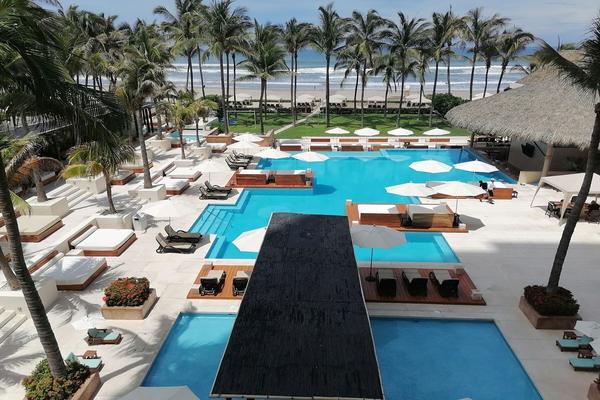 Foto de inmueble en Av. Costera Las Palmas, Col. Península de las Playas C.P. 39390, Acapulco de Juárez