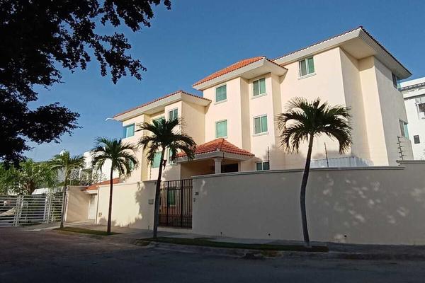 Foto de inmueble en Av. Cozumel, Col. Supermanzana 11 C.P. 77504, Benito Juárez