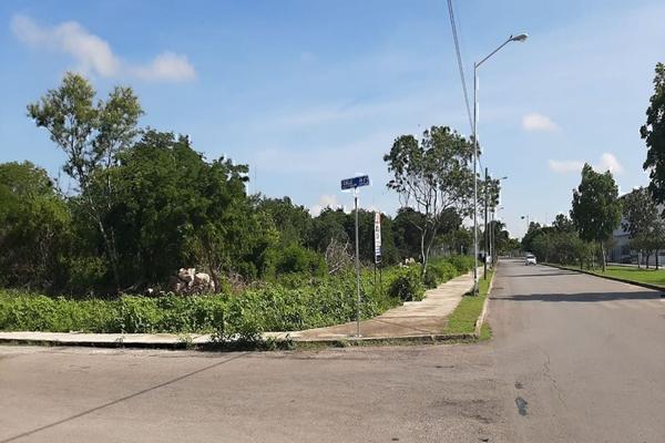 Foto de inmueble en AV CRONISTA DEPORTIVO, Col. Caucel C.P. 97314, Mérida