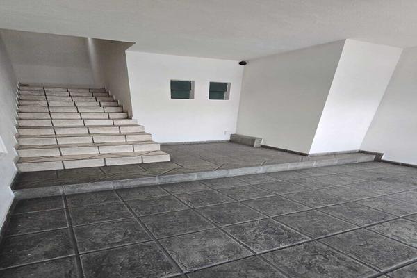 Foto de inmueble en Av. Cruz del Sur, Col. Jardines de La Patria C.P. 45110, Zapopan