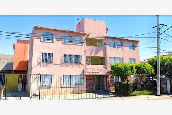 Foto de inmueble en Av. Cuarta Avenida 102, Esperanza, 57940 Nezahualcóyotl, Méx. #102, Col. Esperanza C.P. 57800, Nezahualcóyotl