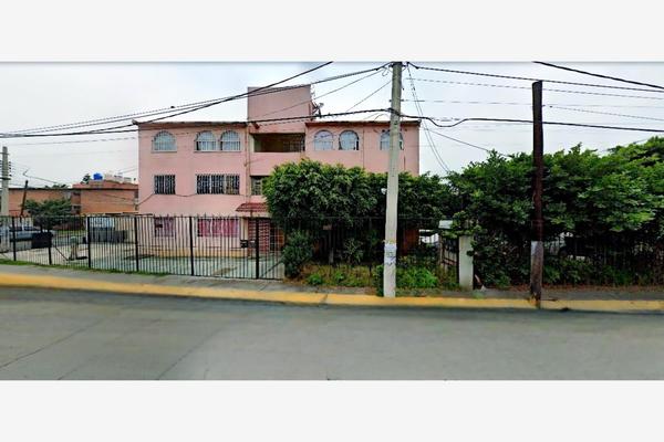 Foto de inmueble en AV CUARTA AVENIDA #102, Col. Esperanza C.P. 57800, Nezahualcóyotl