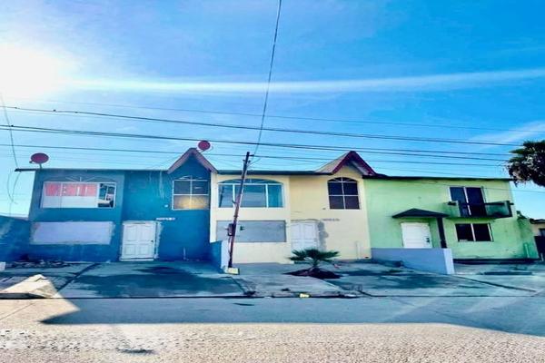Foto de inmueble en Avenida Cuauhtemoc, Col. Hidalgo C.P. 22880, Ensenada