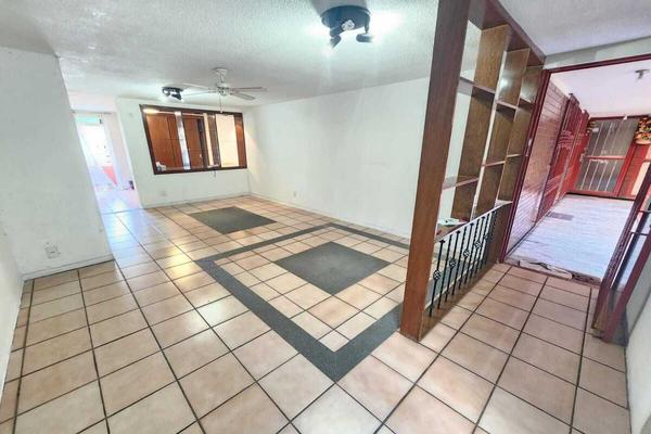 Foto de inmueble en Av. Cuauhtémoc, Col. Santa Cruz Atoyac C.P. 03310, Benito Juárez