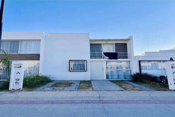 Foto de inmueble en Av de la Aurora, Col. El Romeral C.P. 76915, Corregidora