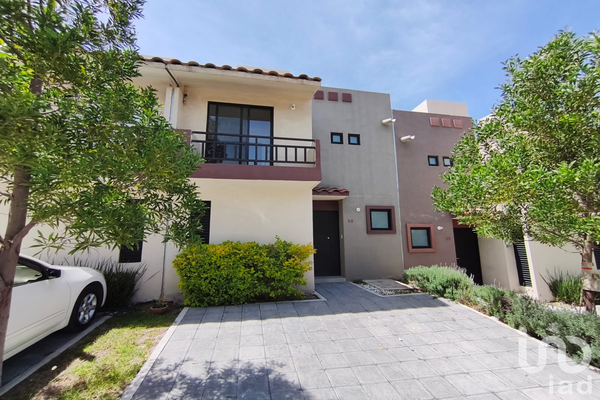 Foto de inmueble en Av. De la Cantera #3016, Col. Ciudad del Sol C.P. 76116, Querétaro