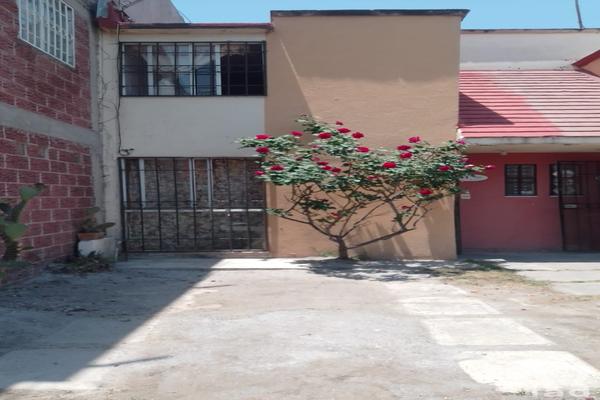 Foto de inmueble en Avenida de la Esperanza #111, Col. Paseos de Chalco C.P. 56600, Chalco