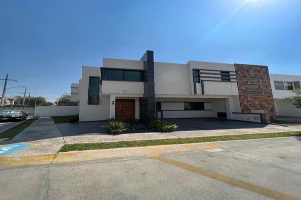 Foto de inmueble en Av de la Mancha, Col. La Cima C.P. 45134, Zapopan