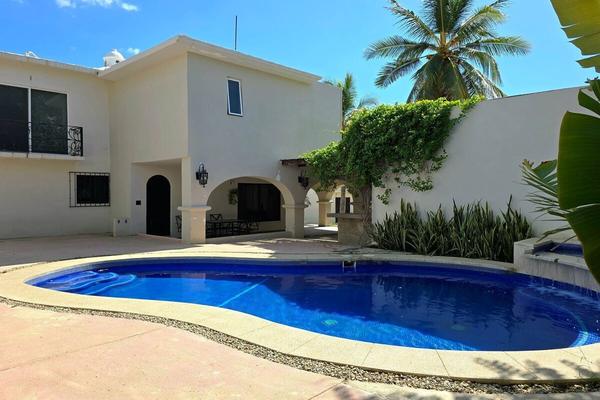 Foto de inmueble en Avenida de La Paz, Col. Santa Rosa C.P. 23428, Los Cabos