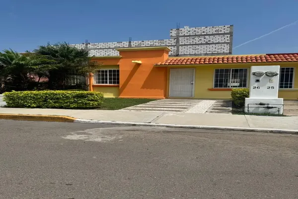Foto de inmueble en Avenida de la pirámide cerrito #4, Col. Pirámides C.P. 76908, Corregidora