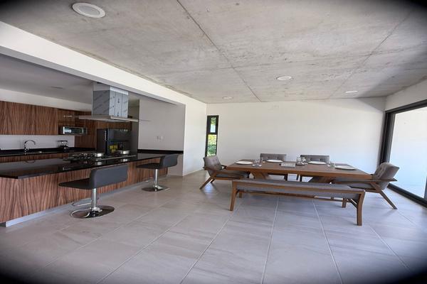 Foto de inmueble en Avenida de la Ribera, Col. Ribera del Pilar C.P. 45906, Chapala
