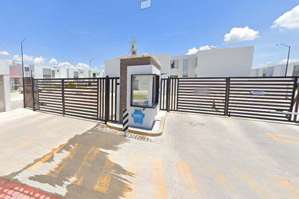Foto de inmueble en Av. de la Vida, Col. La Pirámide C.P. 76900, Corregidora