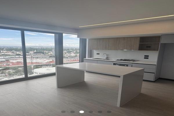 Foto de inmueble en Av de las Americas, Col. Country Club C.P. 44610, Guadalajara