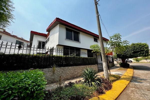 Foto de inmueble en Av. de las Ceibas, Col. El Recreo C.P. 86020, Centro