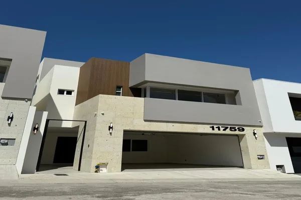 Foto de inmueble en Av de las Flores #11759, Col. Hacienda Agua Caliente C.P. 22030, Tijuana