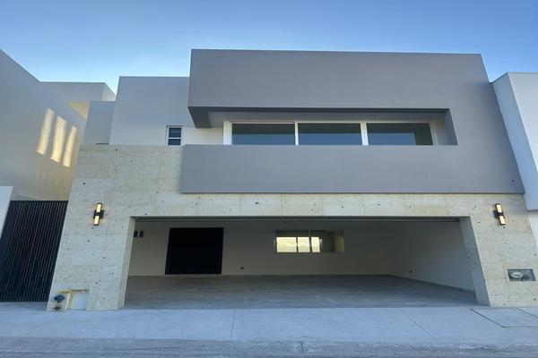 Foto de inmueble en Avenida de las Flores, Col. Hacienda Agua Caliente C.P. 22030, Tijuana