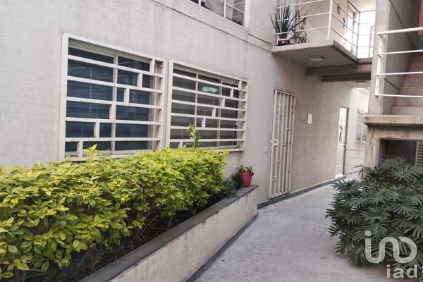 Foto de inmueble en Av de los Angeles #153, Col. San Sebastián Tecoloxtitla C.P. 09520, Iztapalapa