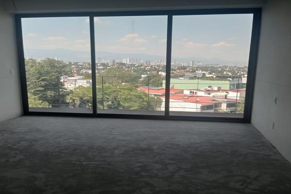 Foto de inmueble en Avenida de los bosques, Col. Lomas de Tecamachalco C.P. 53950, Naucalpan de Juárez