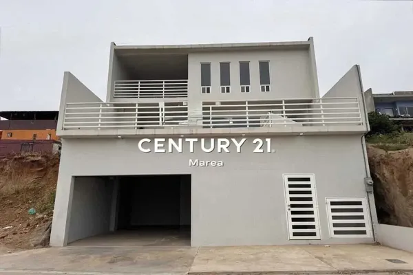 Foto de inmueble en Avenida de los Duraznos, Col. Lomas y Jardines de Valle Verde C.P. 22810, Ensenada