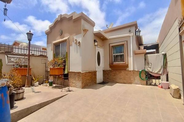 Foto de inmueble en Avenida de los Manglares, Col. Villas Residencial del Real IV 2da. Sección C.P. 22785, Ensenada