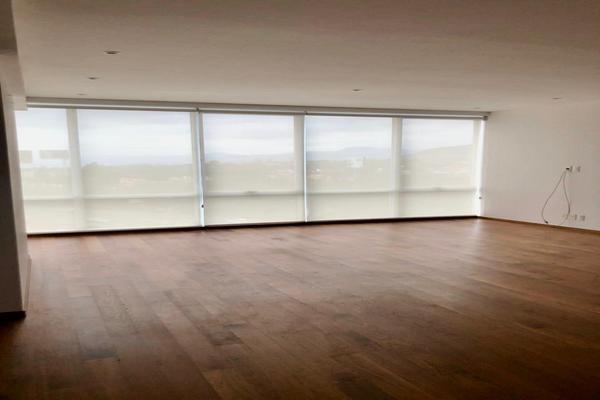 Foto de inmueble en Av. de los Poetas, Col. Santa Fe Cuajimalpa C.P. 05348, Cuajimalpa de Morelos