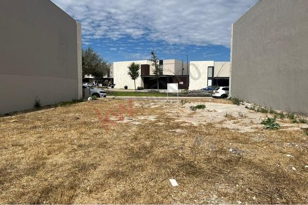 Foto de inmueble en Avenida de los Santos #1002, Col. Lomas del Campanario II C.P. 76146, Querétaro