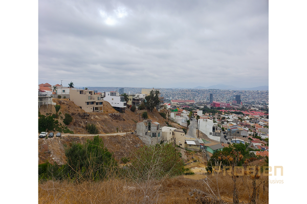 Foto de inmueble en Avenida del Aguila, Col. Burócrata Hipódromo C.P. 22030, Tijuana