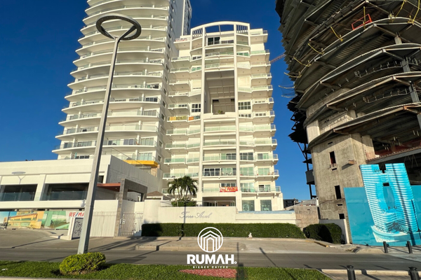 Foto de inmueble en AV DEL MAR, Col. Palos Prietos C.P. 82010, Mazatlán