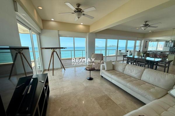 Foto de inmueble en Av del Mar, Col. Palos Prietos C.P. 82010, Mazatlán