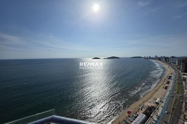 Foto de inmueble en Av del Mar, Col. Palos Prietos C.P. 82010, Mazatlán