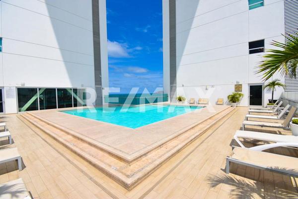 Foto de inmueble en AV. DEL MAR, Col. Reforma C.P. 82030, Mazatlán