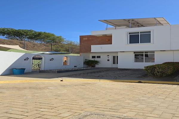 Foto de inmueble en Avenida del mar, Col. Terralta C.P. 63732, Bahía de Banderas
