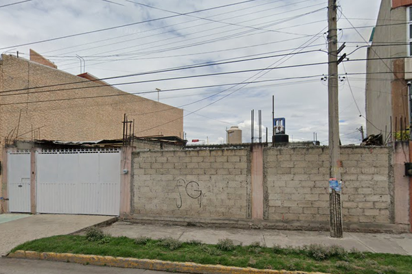 Foto de inmueble en Avenida del Palmar, Col. Santa Julia C.P. 42080, Pachuca de Soto