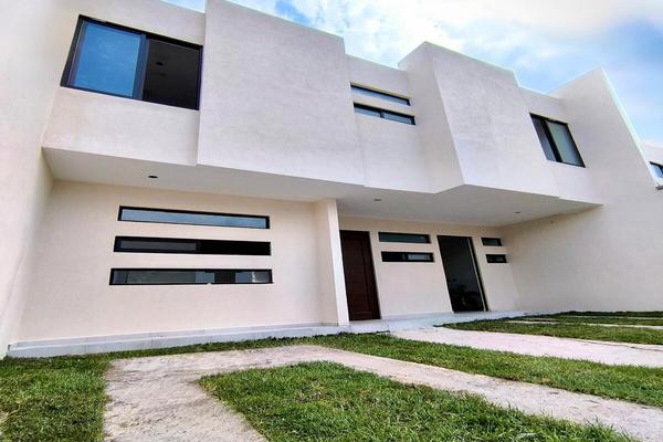 Foto de inmueble en av. del Quetzal, Col. Santa Fe C.P. 76147, Querétaro