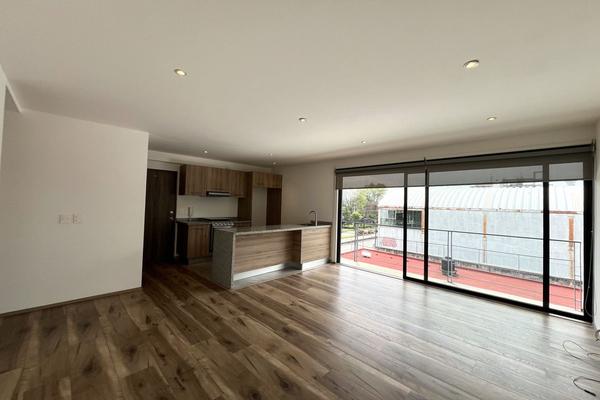 Foto de inmueble en Av. División del Norte, Col. Xotepingo C.P. 04610, Coyoacán