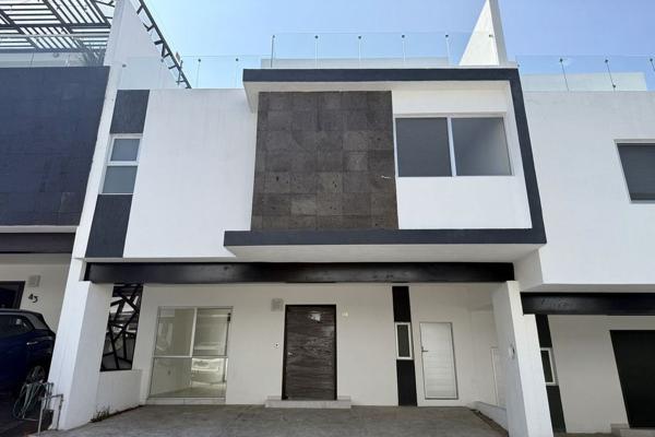 Foto de inmueble en Avenida Doctor Angel Leaño #1305, Col. Los Robles C.P. 45134, Zapopan